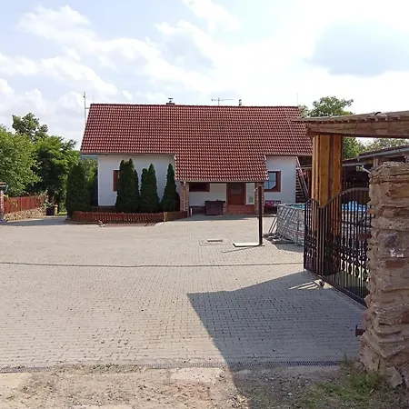 Bohemica 4 アパート *