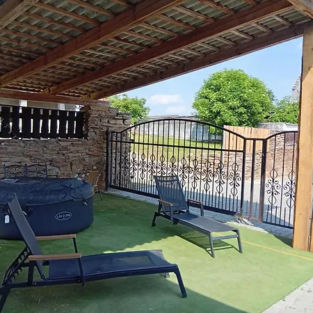 Bohemica 4 Apartment